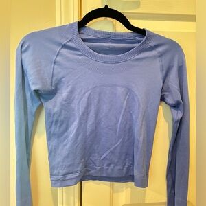 Lululemon long sleeve size 4